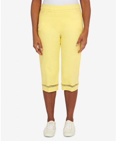 Women's Summer in The City Lace Allure Clamdigger Pull On Pants Yellow $14.89 Pants