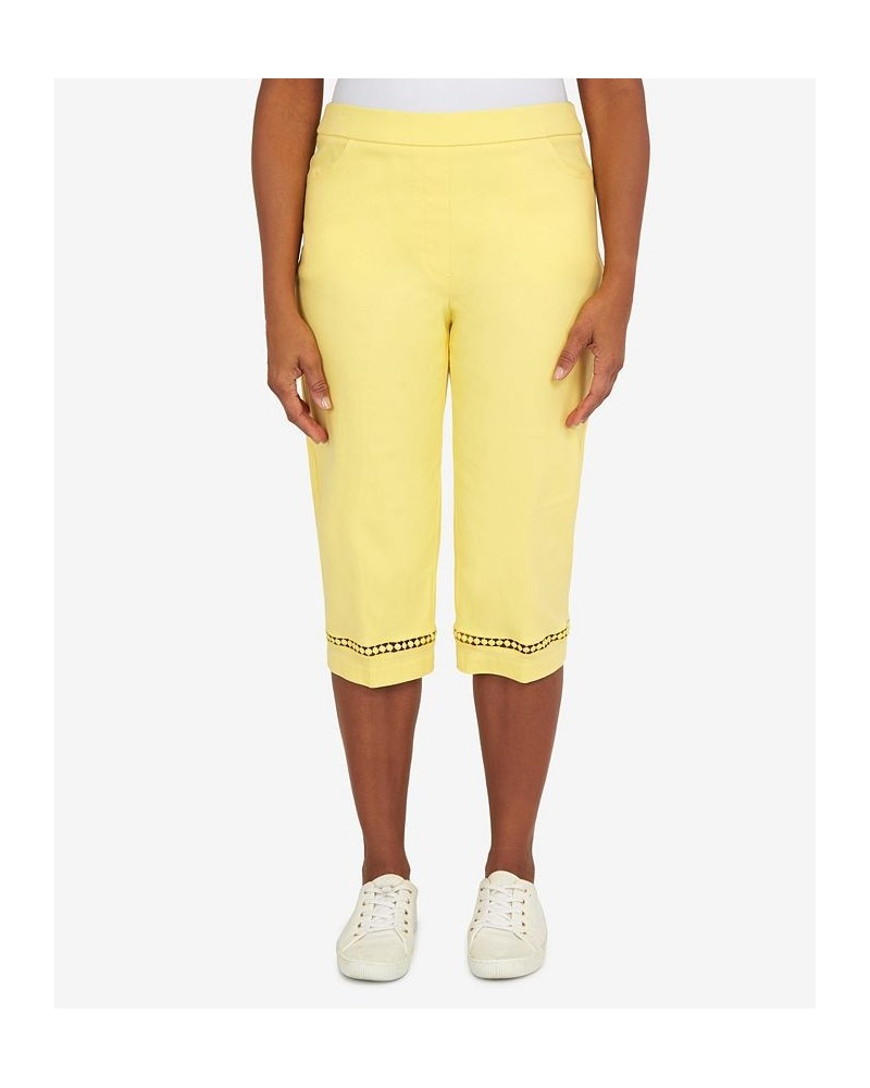 Women's Summer in The City Lace Allure Clamdigger Pull On Pants Yellow $14.89 Pants