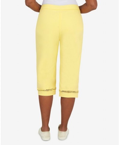 Women's Summer in The City Lace Allure Clamdigger Pull On Pants Yellow $14.89 Pants