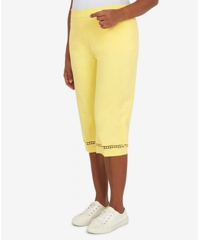 Women's Summer in The City Lace Allure Clamdigger Pull On Pants Yellow $14.89 Pants